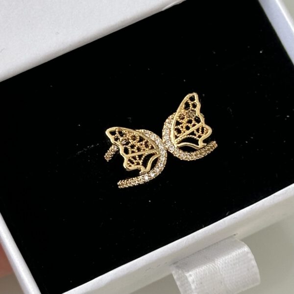 Butterfly ring